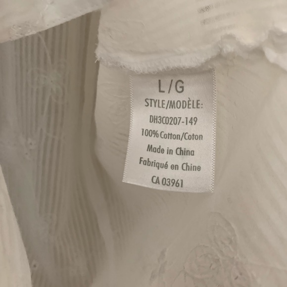 2/$20 Denver Hayes White Embroider Sequin Top - Picture 8 of 8